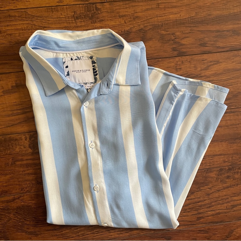 NWOT • Short Sleeve Button Up Shirt
